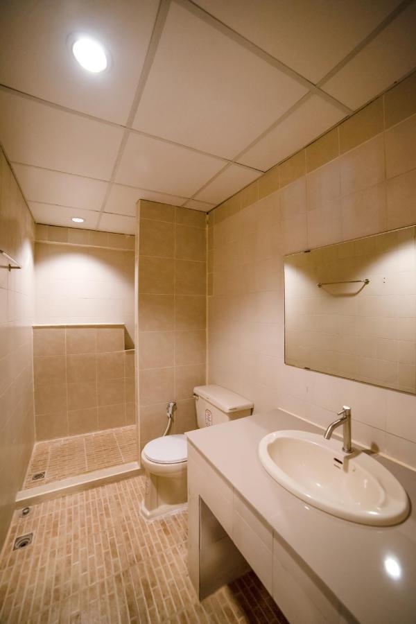 Oyo 602 L'Hotel 방콕 외부 사진